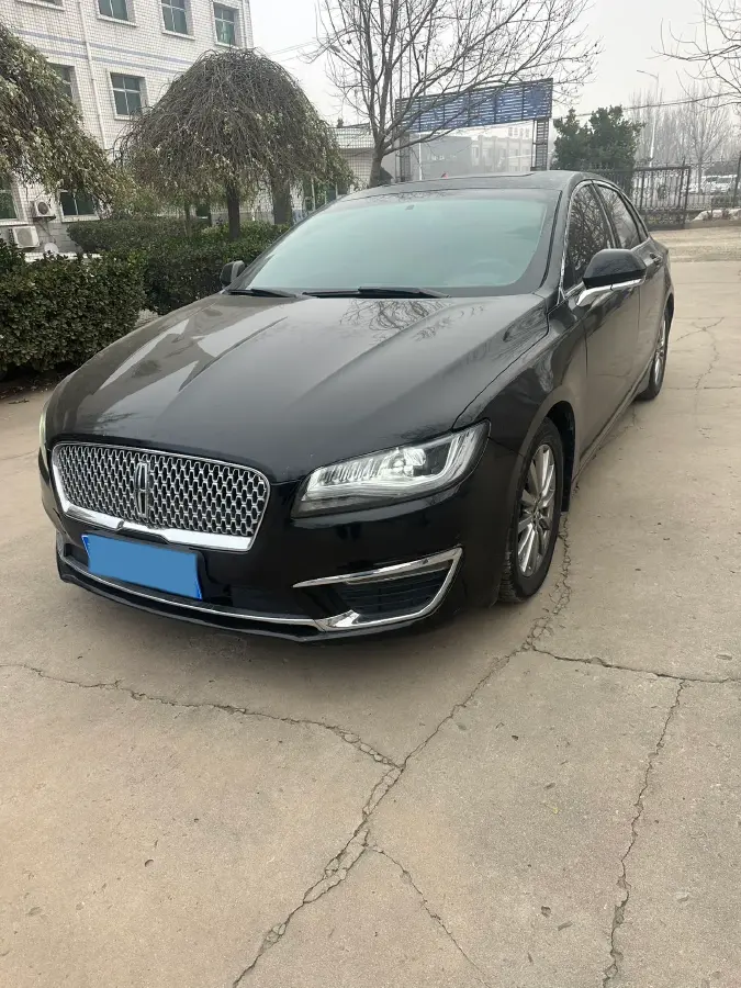 2020 Lincoln MKZ 2.0T 196HP L4 6AT