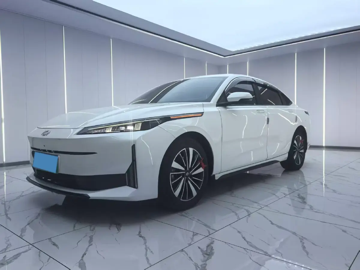 2024 ChangAn QiYuan A05 1.5L 110HP L4 E-CVT PHEV 18.4KWH