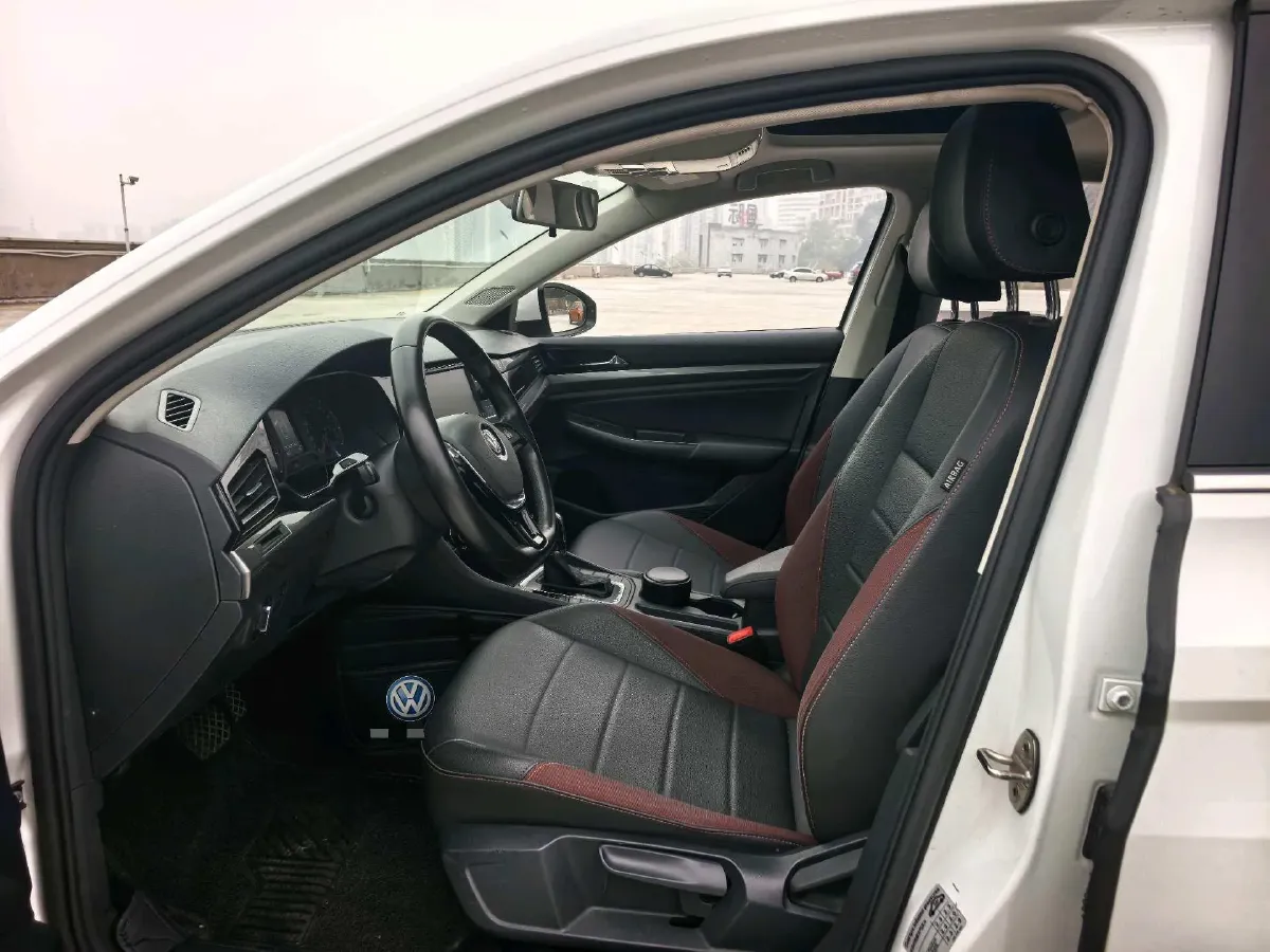 2019 HuangHai WeiLong 2.4T 218HP L4 6AT,autocango,china used car exporter,china ev exporter,chinese used car exporter,chinese used ev exporter