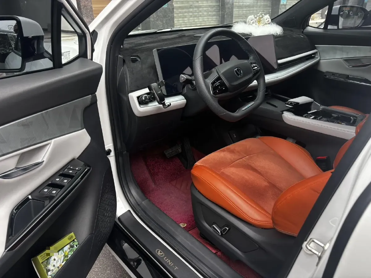 2023 ChangAn UNI-T 1.5T 188HP L4 7DCT,autocango,china used car exporter,china ev exporter,chinese used car exporter,chinese used ev exporter