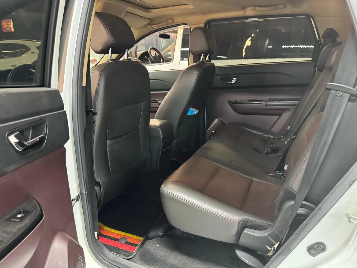 2017 LiFan MaiWei 1.8L 133HP L4 5MT,autocango,china used car exporter,china ev exporter,chinese used car exporter,chinese used ev exporter