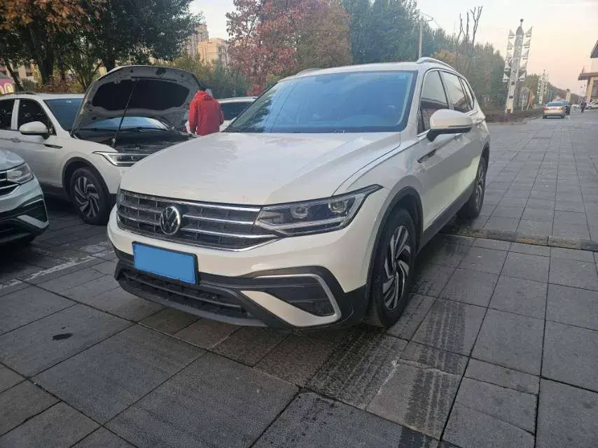 2023 Volkswagen Tiguan L 1.5T 160HP L4 7DCT