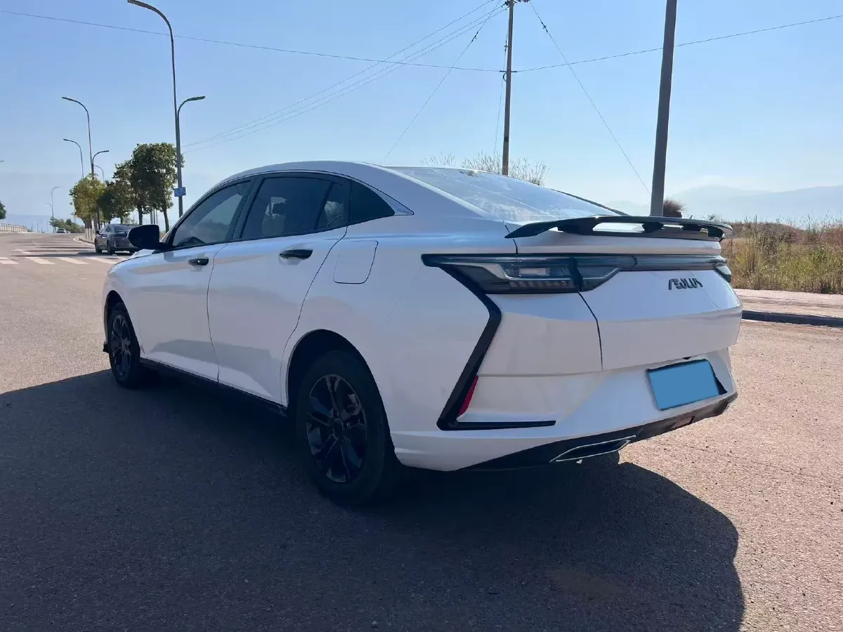 2023 DongFeng Aeolus YiXuan 1.5L 125HP L4 6DCT,autocango,china used car exporter,china ev exporter,chinese used car exporter,chinese used ev exporter