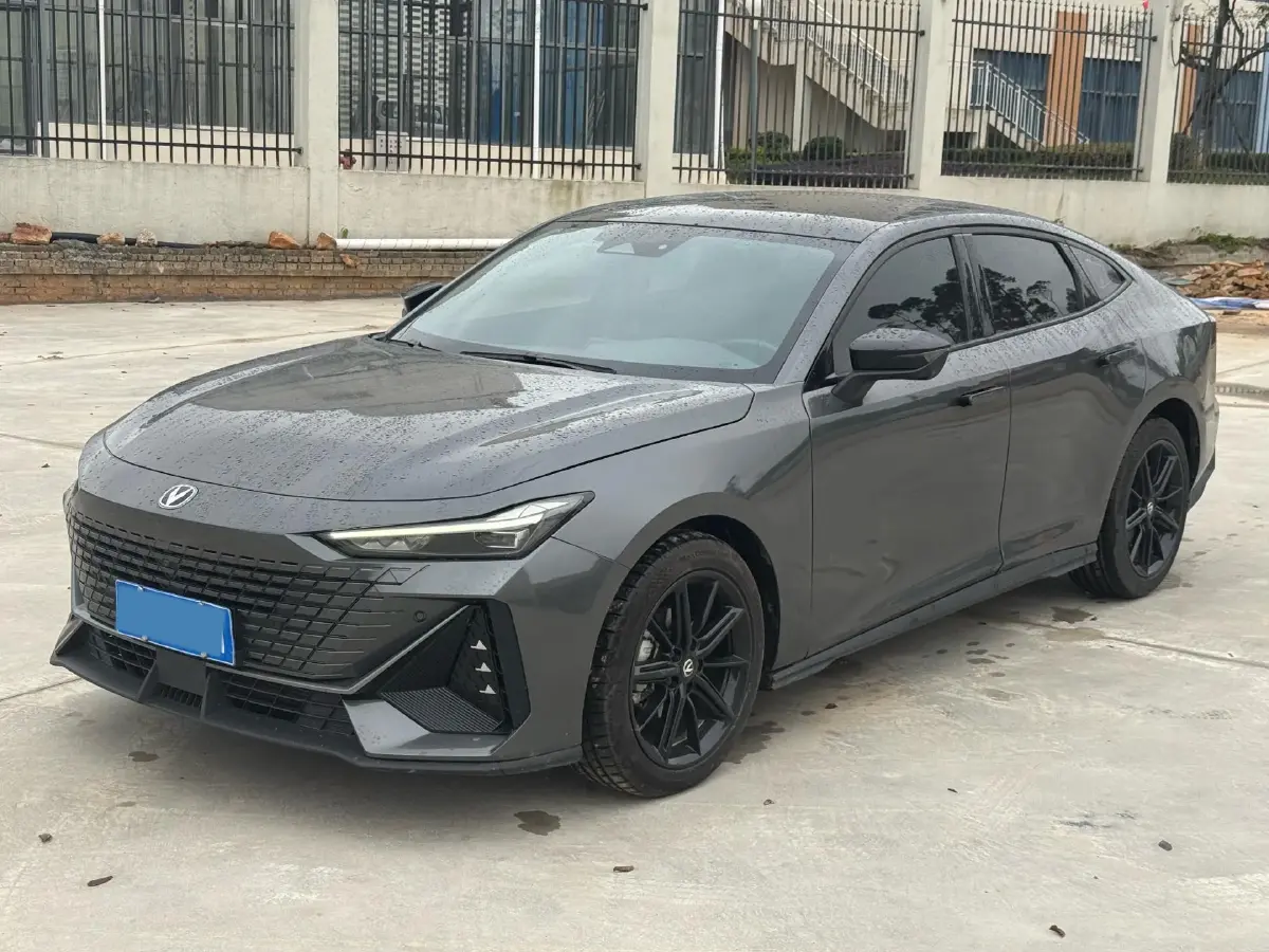 2022 ChangAn UNI-V 1.5T 188HP L4 7DCT