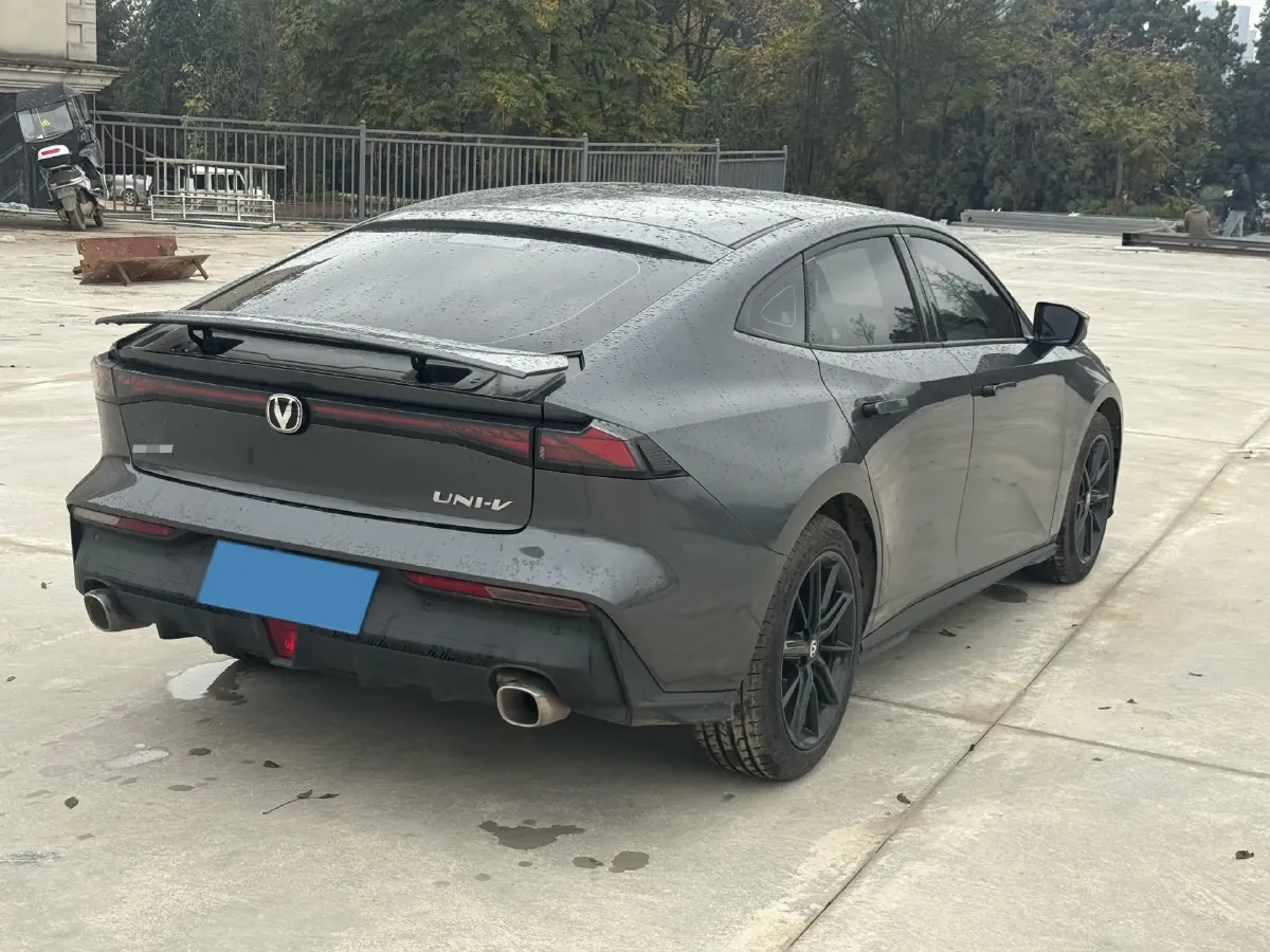 2022 ChangAn UNI-V 1.5T 188HP L4 7DCT,autocango,china used car exporter,china ev exporter,chinese used car exporter,chinese used ev exporter