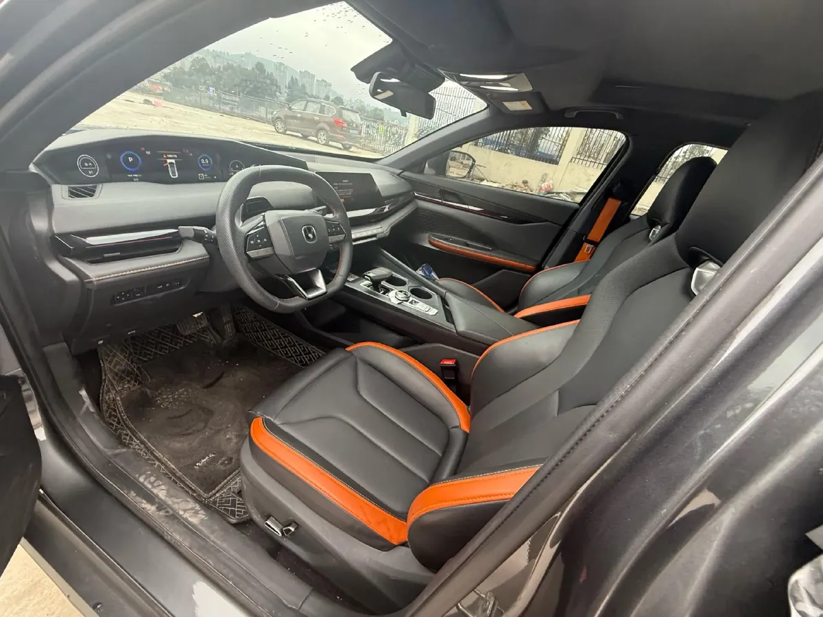 2022 ChangAn UNI-V 1.5T 188HP L4 7DCT,autocango,china used car exporter,china ev exporter,chinese used car exporter,chinese used ev exporter