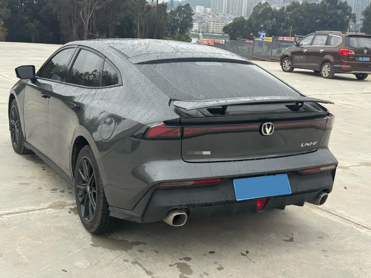 2022 ChangAn UNI-V 1.5T 188HP L4 7DCT,autocango,china used car exporter,china ev exporter,chinese used car exporter,chinese used ev exporter