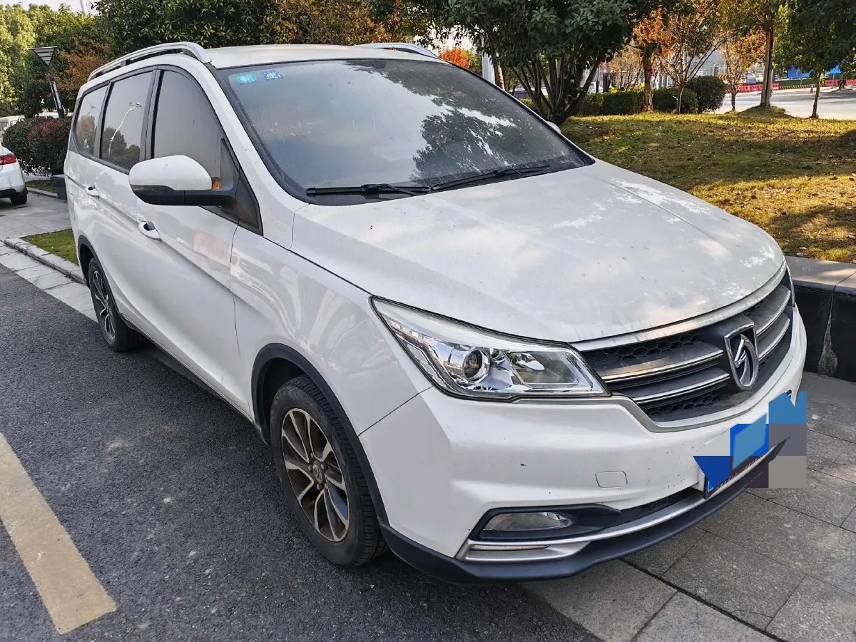 2019 BaoJun 730 1.5L 105HP L4 6MT,autocango,china used car exporter,china ev exporter,chinese used car exporter,chinese used ev exporter