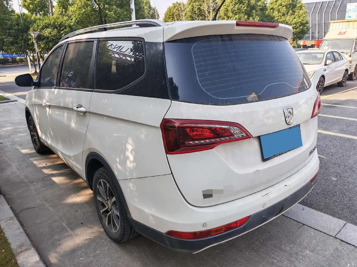 2019 BaoJun 730 1.5L 105HP L4 6MT,autocango,china used car exporter,china ev exporter,chinese used car exporter,chinese used ev exporter