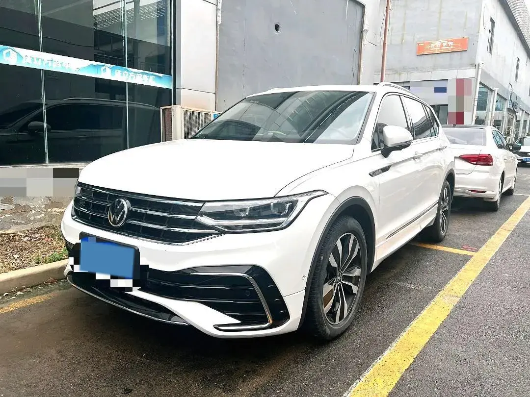 2024 Volkswagen Tiguan L 2.0T 186HP L4 7DCT