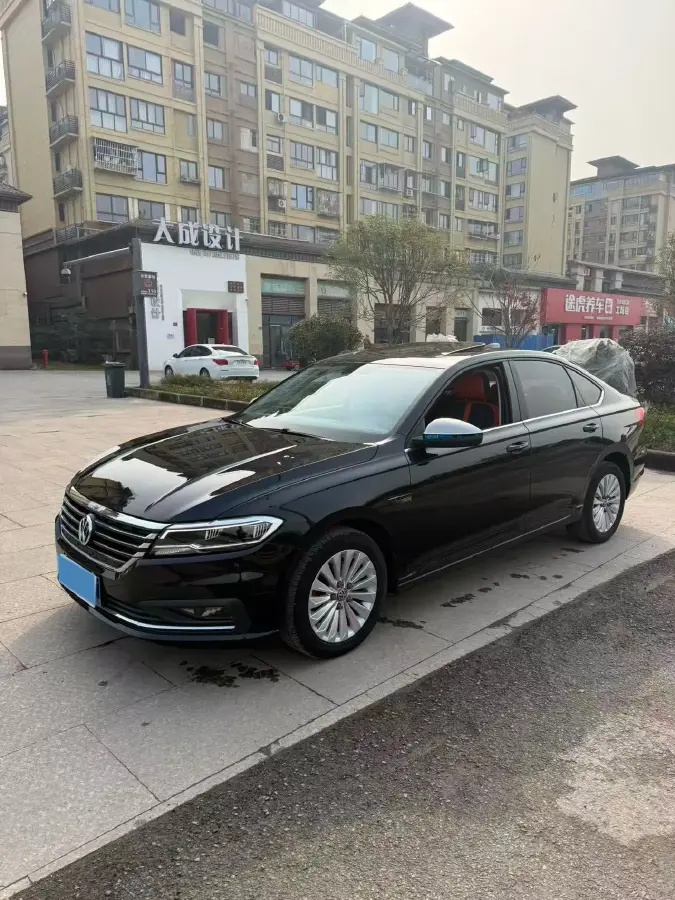 2019 Volkswagen Sagitar 1.2T 116HP L4 7DCT