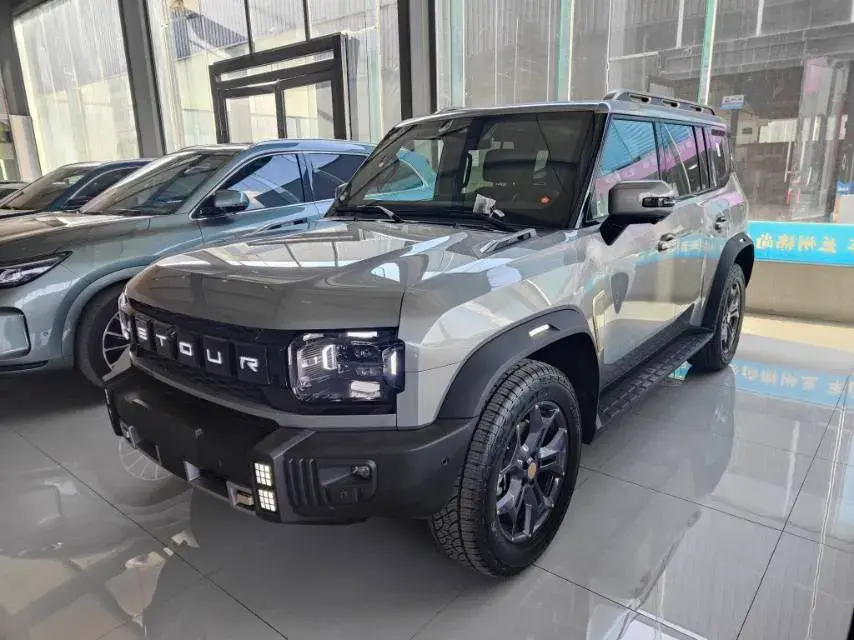 2025 Jetour Traveller 2.0T 254HP L4 7DCT