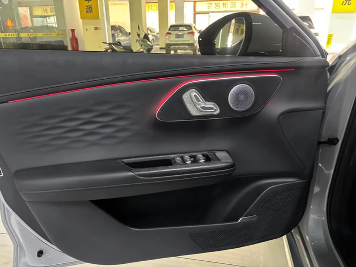 2025 Fulwin FulwinA8L 1.5T 156HP L4 1DHT PHEV 18.67KWH,autocango,china used car exporter,china ev exporter,chinese used car exporter,chinese used ev exporter