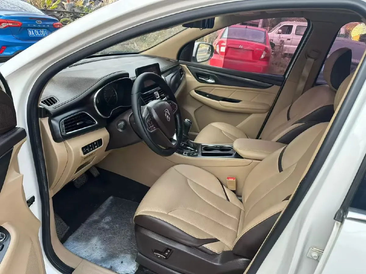 2017 BaoJun 730 1.5T 150HP L4 6MT,autocango,china used car exporter,china ev exporter,chinese used car exporter,chinese used ev exporter