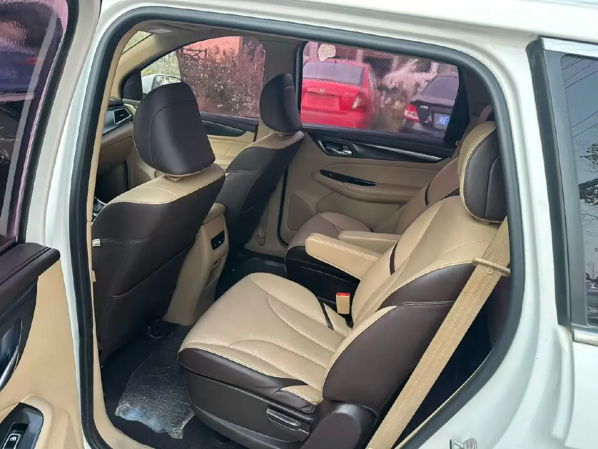 2017 BaoJun 730 1.5T 150HP L4 6MT,autocango,china used car exporter,china ev exporter,chinese used car exporter,chinese used ev exporter