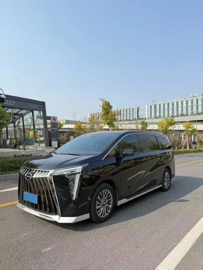 2023 GAC Trumpchi M8 2.0T 190HP L4 E-CVT Hybrid