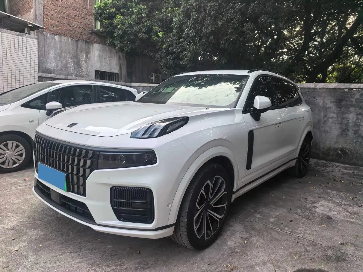 2023 LYNK&CO 09 EM-P 2.0T 254HP L4 3DHT PHEV 40.1KWH
