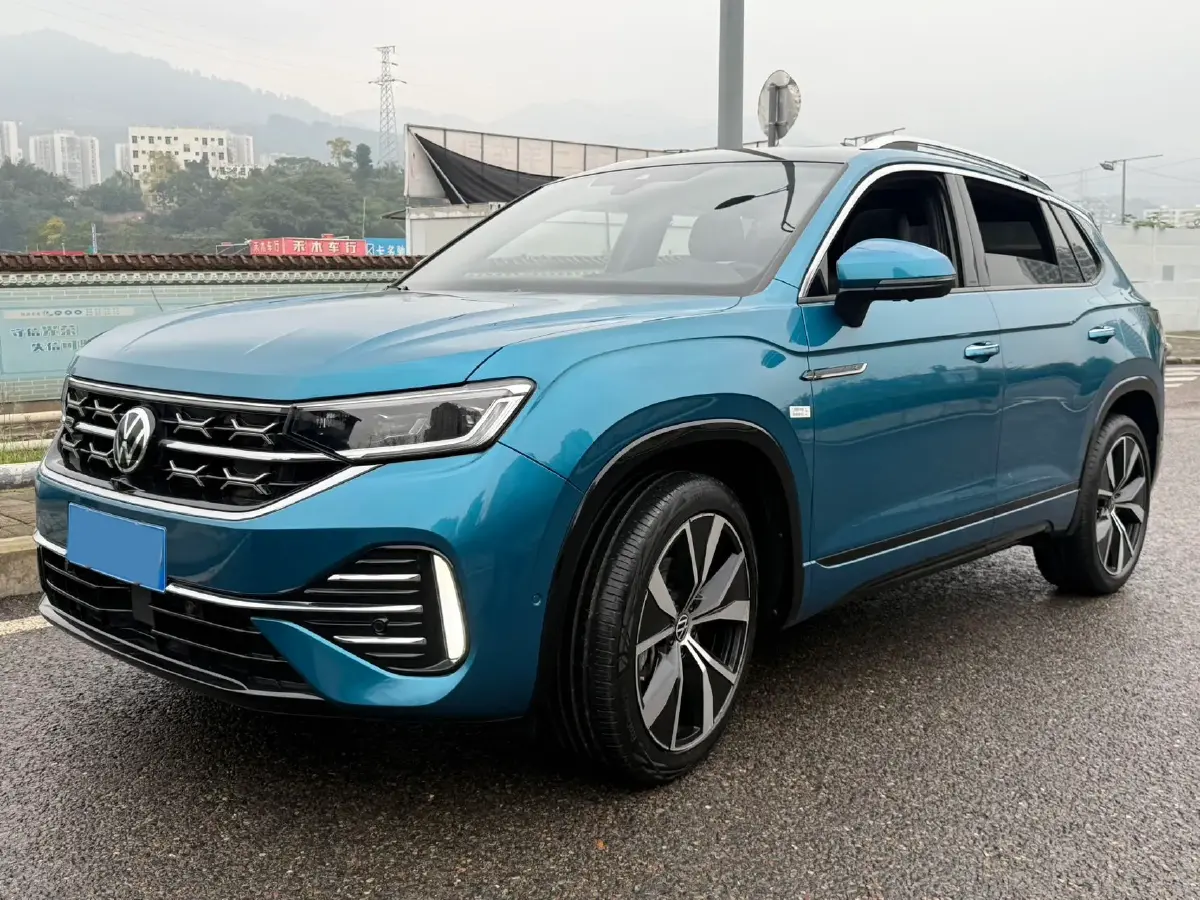 2023 Volkswagen Tayron 2.0T 220HP L4 7DCT