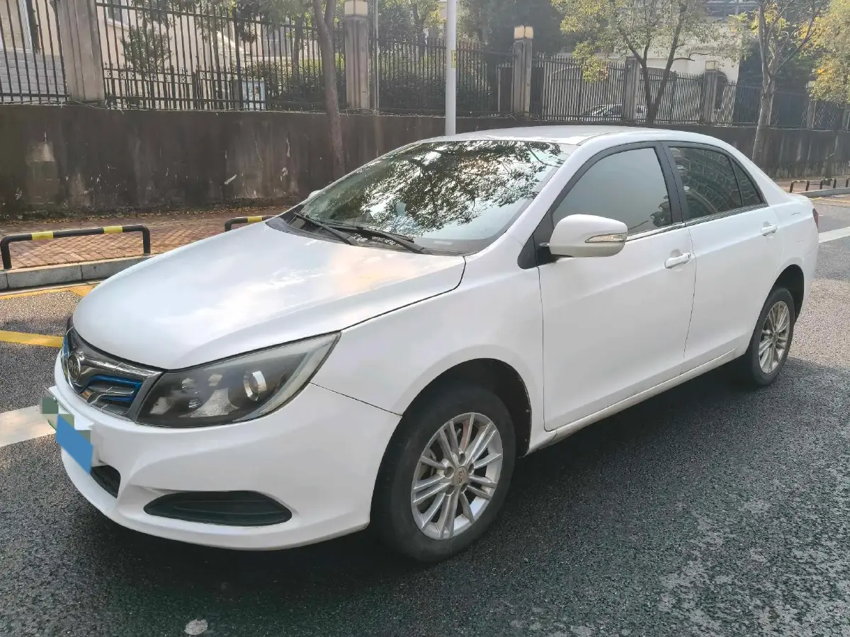 2018 Roewe RX5 2.0T 220HP L4 6DCT