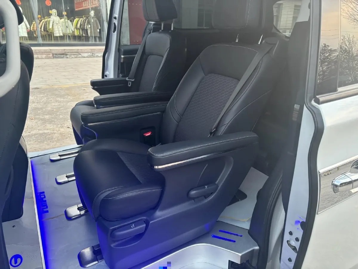 2021 GAC Trumpchi M8 2.0T 252HP L4 8AT,autocango,china used car exporter,china ev exporter,chinese used car exporter,chinese used ev exporter