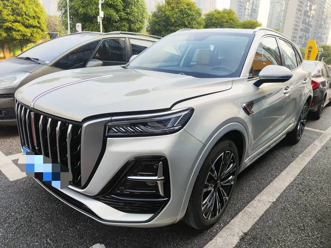 2023 HongQi HS5 2.0T 252HP L4 8AT
