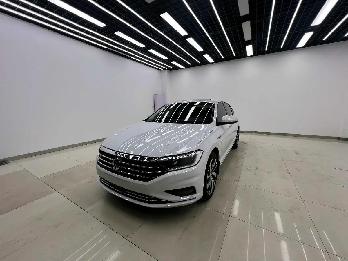 2021 Volkswagen Sagitar 1.4T 150HP L4 7DCT