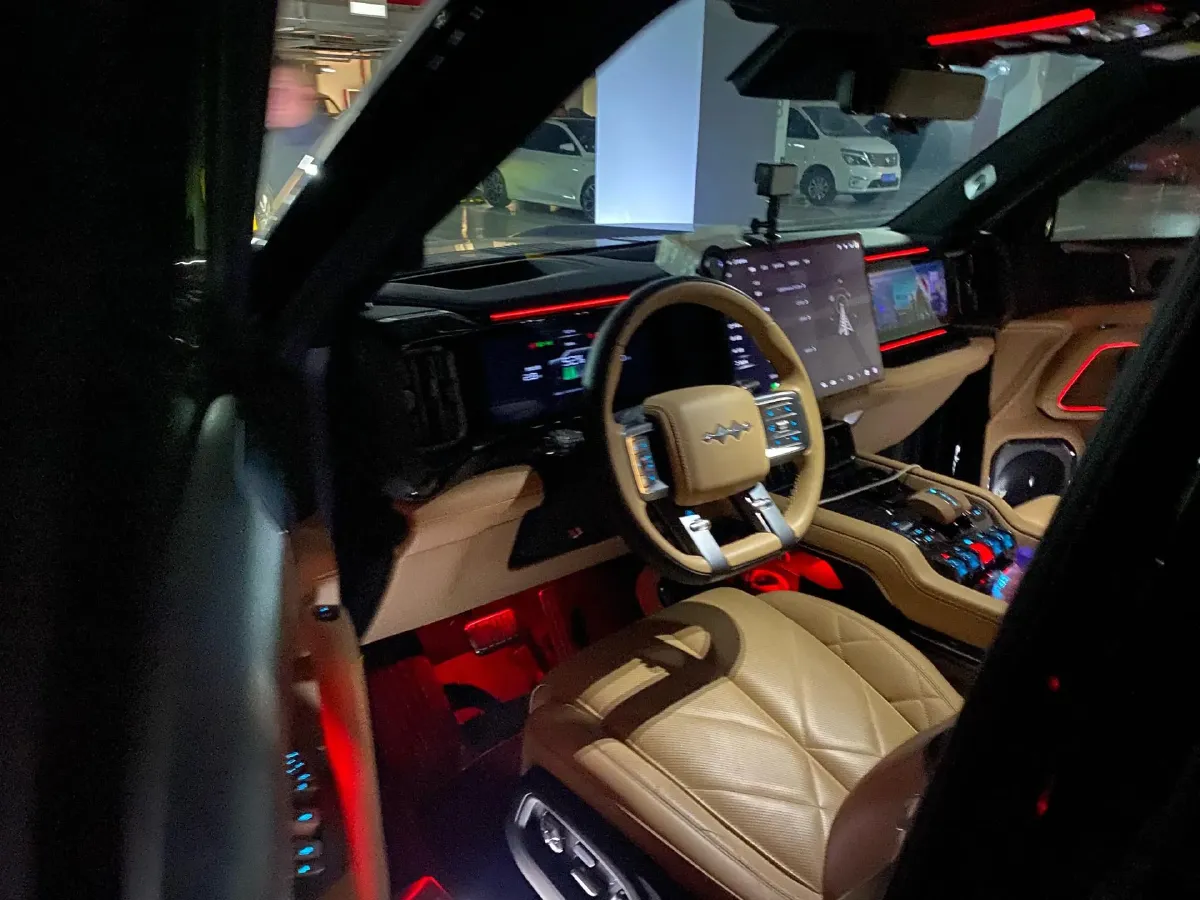 2025 FangChengBao Bao 8 2.0T 245HP L4 E-CVT PHEV 36.8KWH,autocango,china used car exporter,china ev exporter,chinese used car exporter,chinese used ev exporter