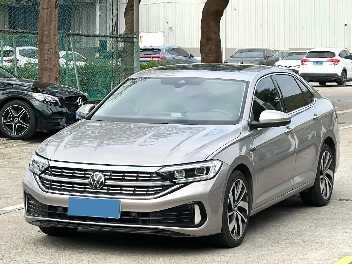 2023 Volkswagen Sagitar 1.5T 160HP L4 7DCT