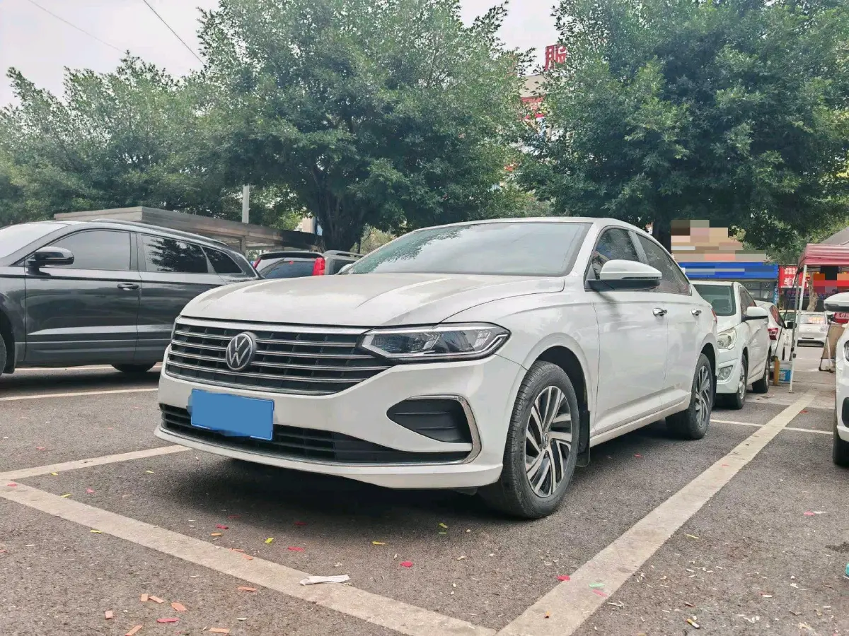 2022 Volkswagen Sagitar 1.2T 116HP L4 7DCT