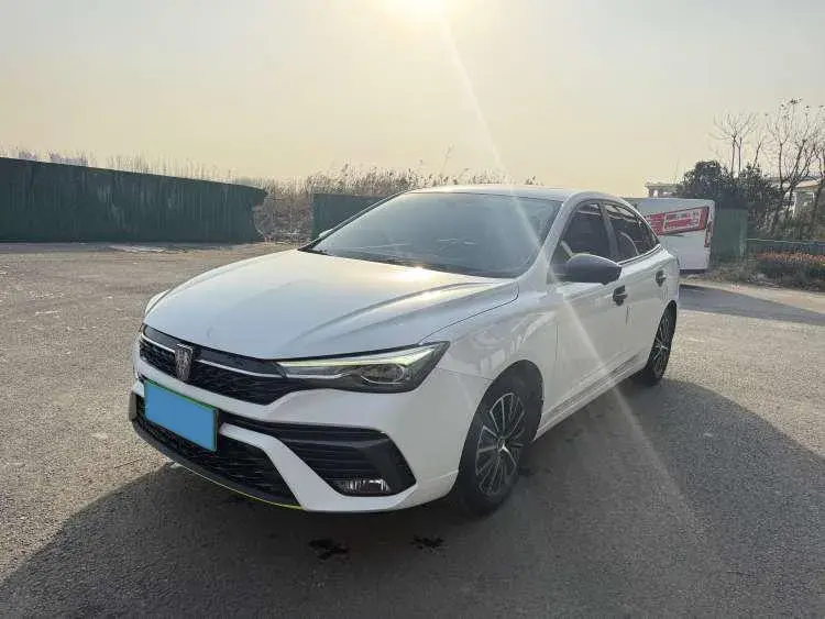 2021 Roewe i5 1.5L 120HP L4 CVT