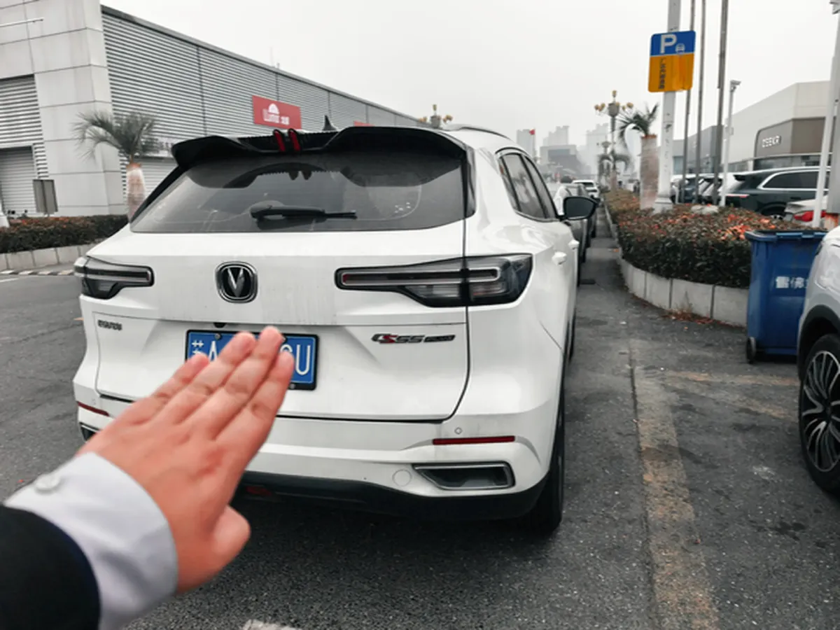 2022 ChangAn Oshan X7 Plus 1.5T 188HP L4 7DCT,autocango,china used car exporter,china ev exporter,chinese used car exporter,chinese used ev exporter