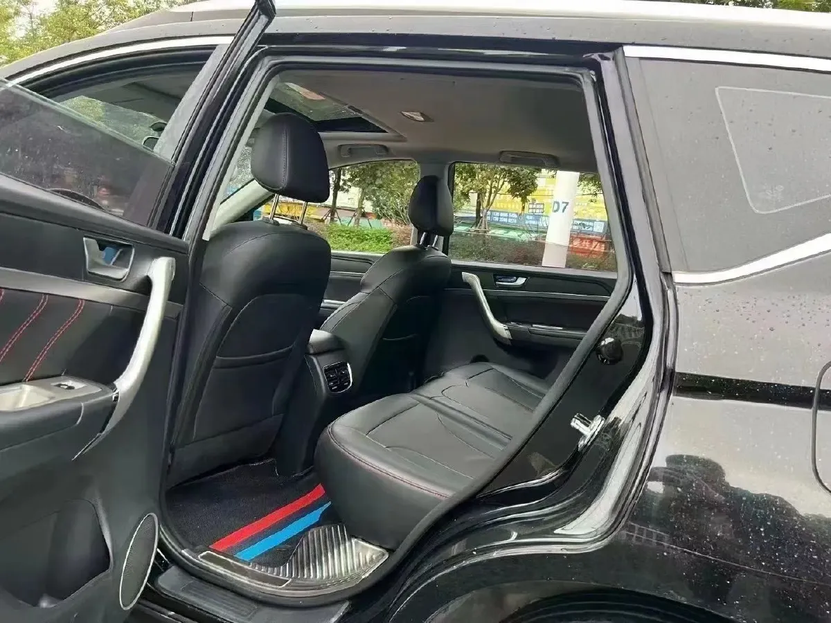 2019 Haval M6 1.5T 150HP L4 7DCT,autocango,china used car exporter,china ev exporter,chinese used car exporter,chinese used ev exporter