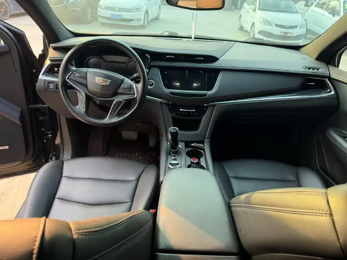 2023 Cadillac XT5 2.0T 237HP L4 9AT,autocango,china used car exporter,china ev exporter,chinese used car exporter,chinese used ev exporter