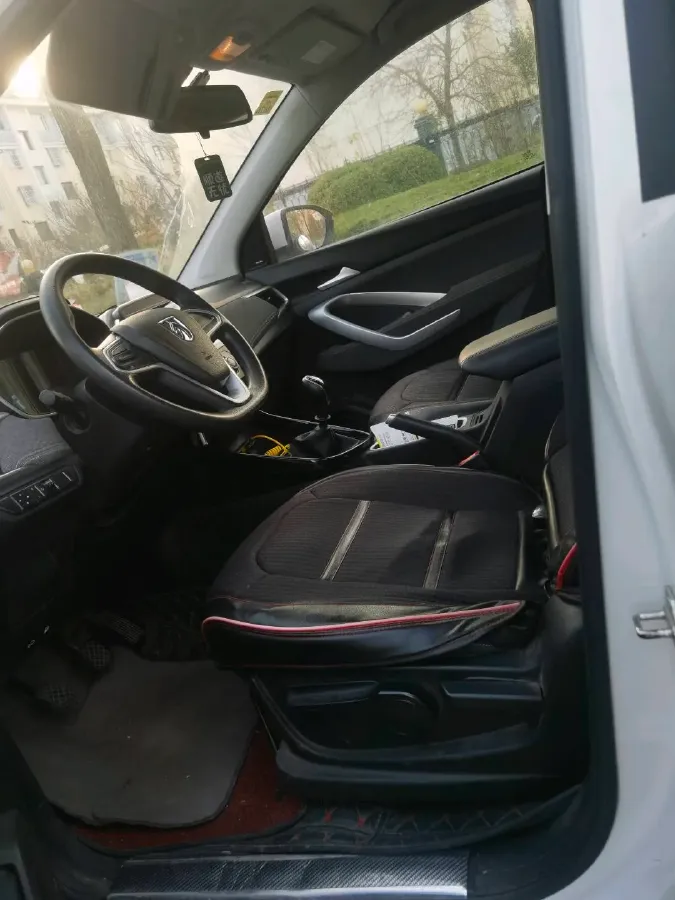 2020 BaoJun 530 1.5T 147HP L4 6MT,autocango,china used car exporter,china ev exporter,chinese used car exporter,chinese used ev exporter