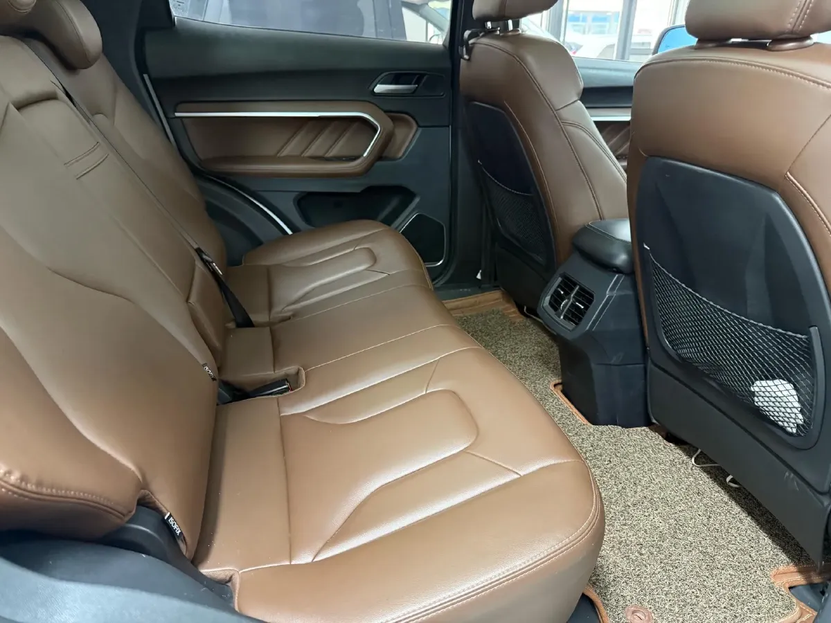 2017 Haval H6 2.0T 197HP L4 7DCT,autocango,china used car exporter,china ev exporter,chinese used car exporter,chinese used ev exporter