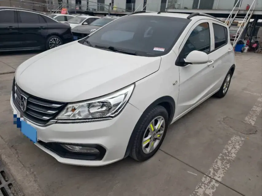 2016 BaoJun 310 1.2L 82HP L4 5MT 2016 BaoJun 310 1.2L 82HP L4 5MT
