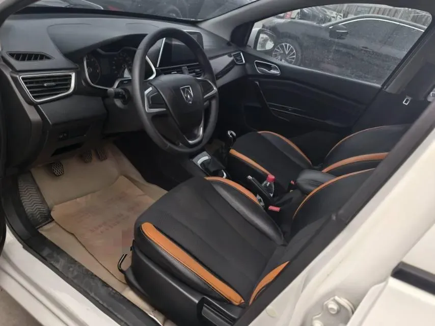 2016 BaoJun 310 1.2L 82HP L4 5MT,autocango,china used car exporter,china ev exporter,chinese used car exporter,chinese used ev exporter