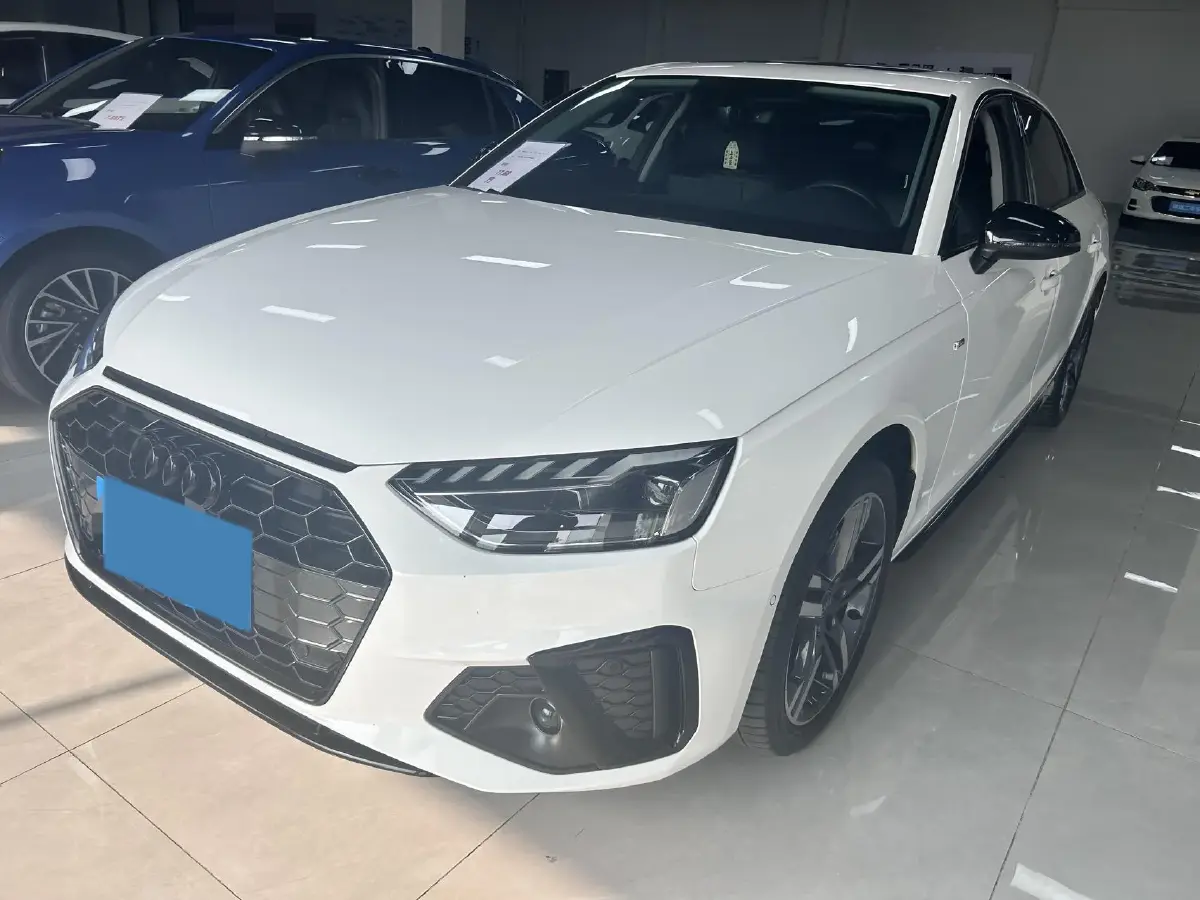 2022 Audi A4L 2.0T 190HP L4 7DCT