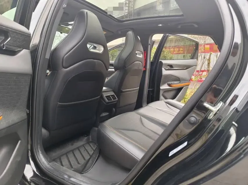 2022 ChangAn UNI-V 2.0T 233HP L4 8AT,autocango,china used car exporter,china ev exporter,chinese used car exporter,chinese used ev exporter