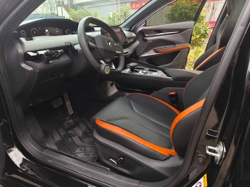 2022 ChangAn UNI-V 2.0T 233HP L4 8AT,autocango,china used car exporter,china ev exporter,chinese used car exporter,chinese used ev exporter