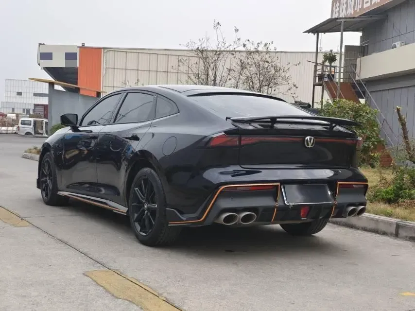 2022 ChangAn UNI-V 2.0T 233HP L4 8AT,autocango,china used car exporter,china ev exporter,chinese used car exporter,chinese used ev exporter