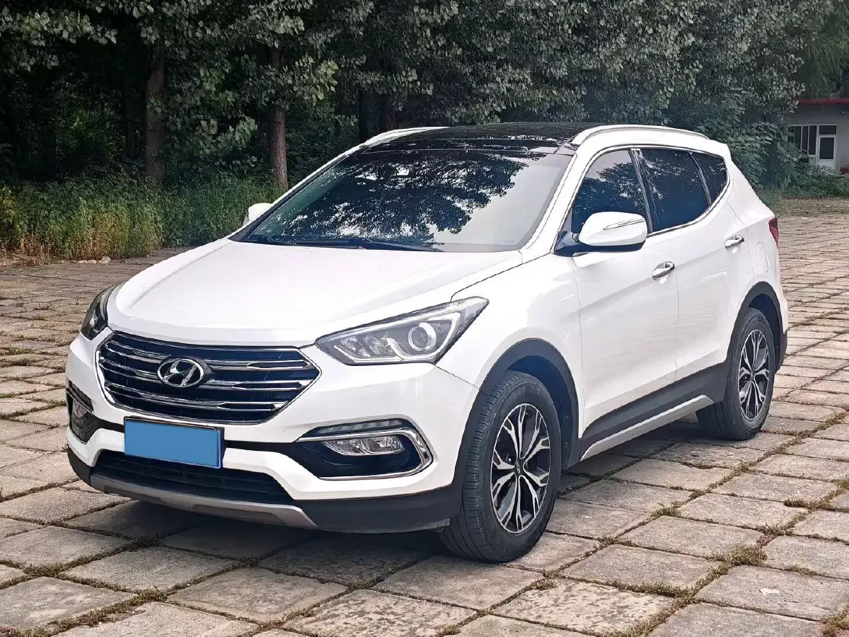 2017 Hyundai Santafe 2.0T 245HP L4 6AT