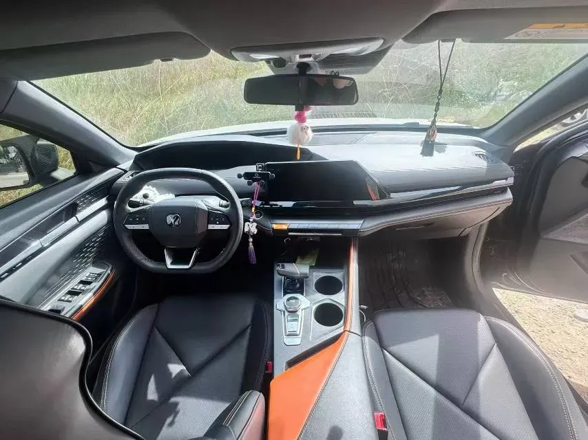 2023 ChangAn UNI-V iDD 1.5T 170HP L4 6TCT PHEV 18.4KWH,autocango,china used car exporter,china ev exporter,chinese used car exporter,chinese used ev exporter