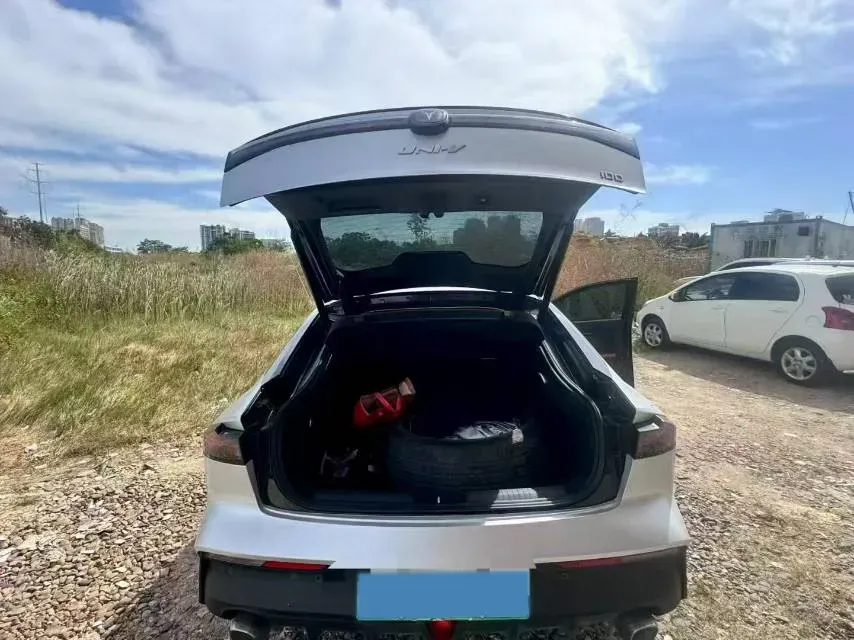 2023 ChangAn UNI-V iDD 1.5T 170HP L4 6TCT PHEV 18.4KWH,autocango,china used car exporter,china ev exporter,chinese used car exporter,chinese used ev exporter