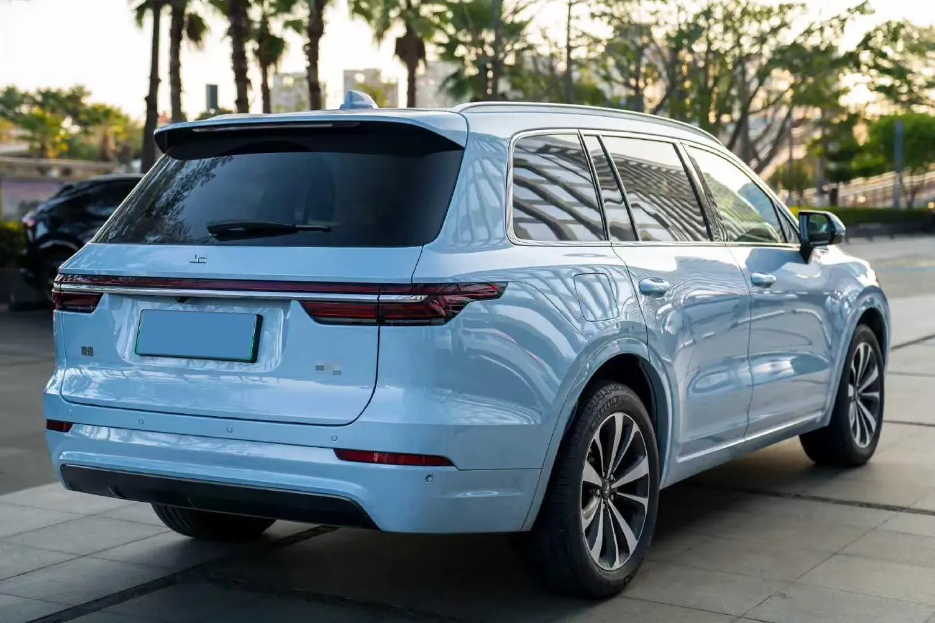 2021 Li ONE Range Extended 131HP REEV 40.5KWH,autocango,china used car exporter,china ev exporter,chinese used car exporter,chinese used ev exporter