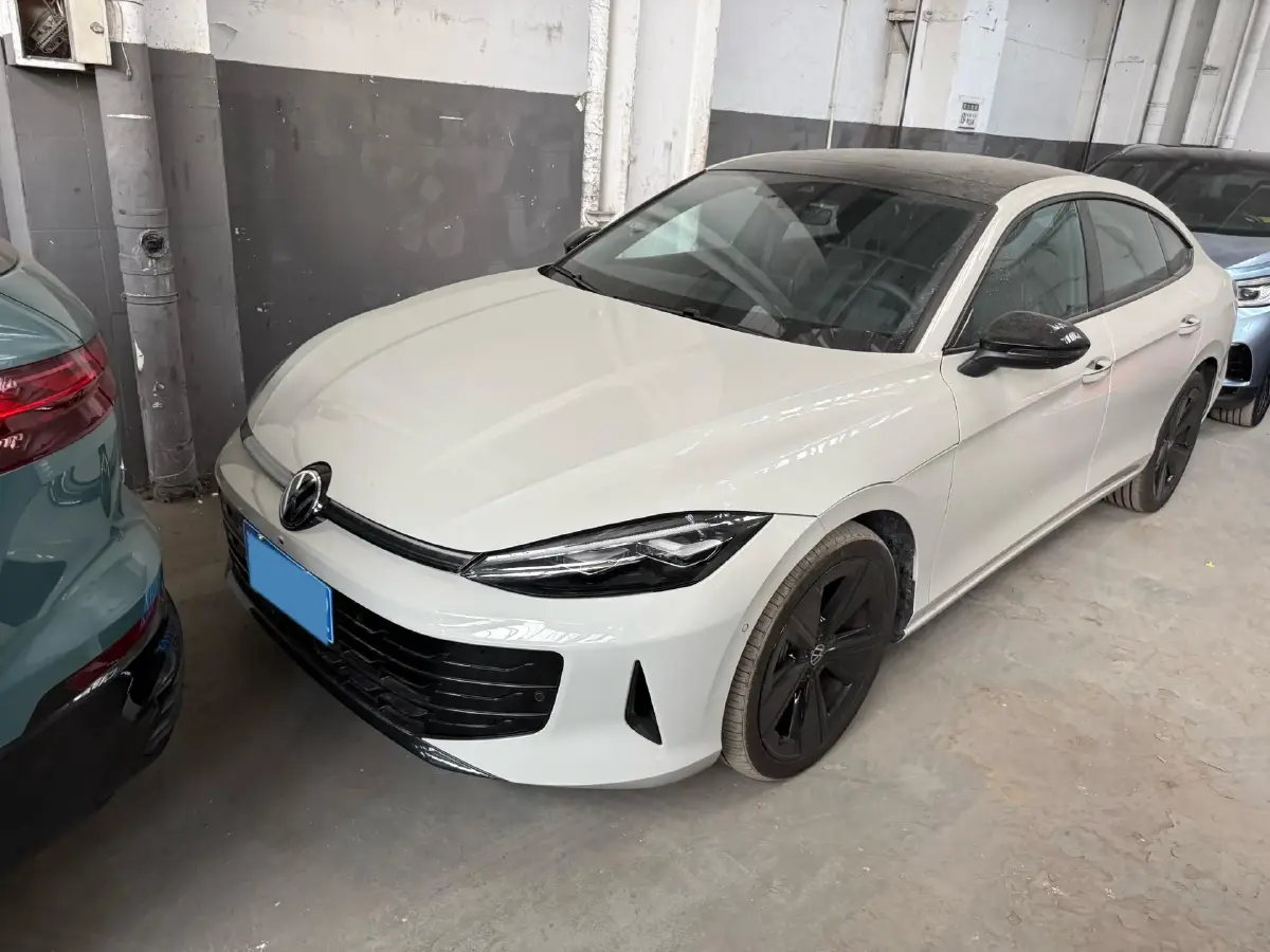 2026 Volkswagen Lamando 2.0T 220HP L4 7DCT