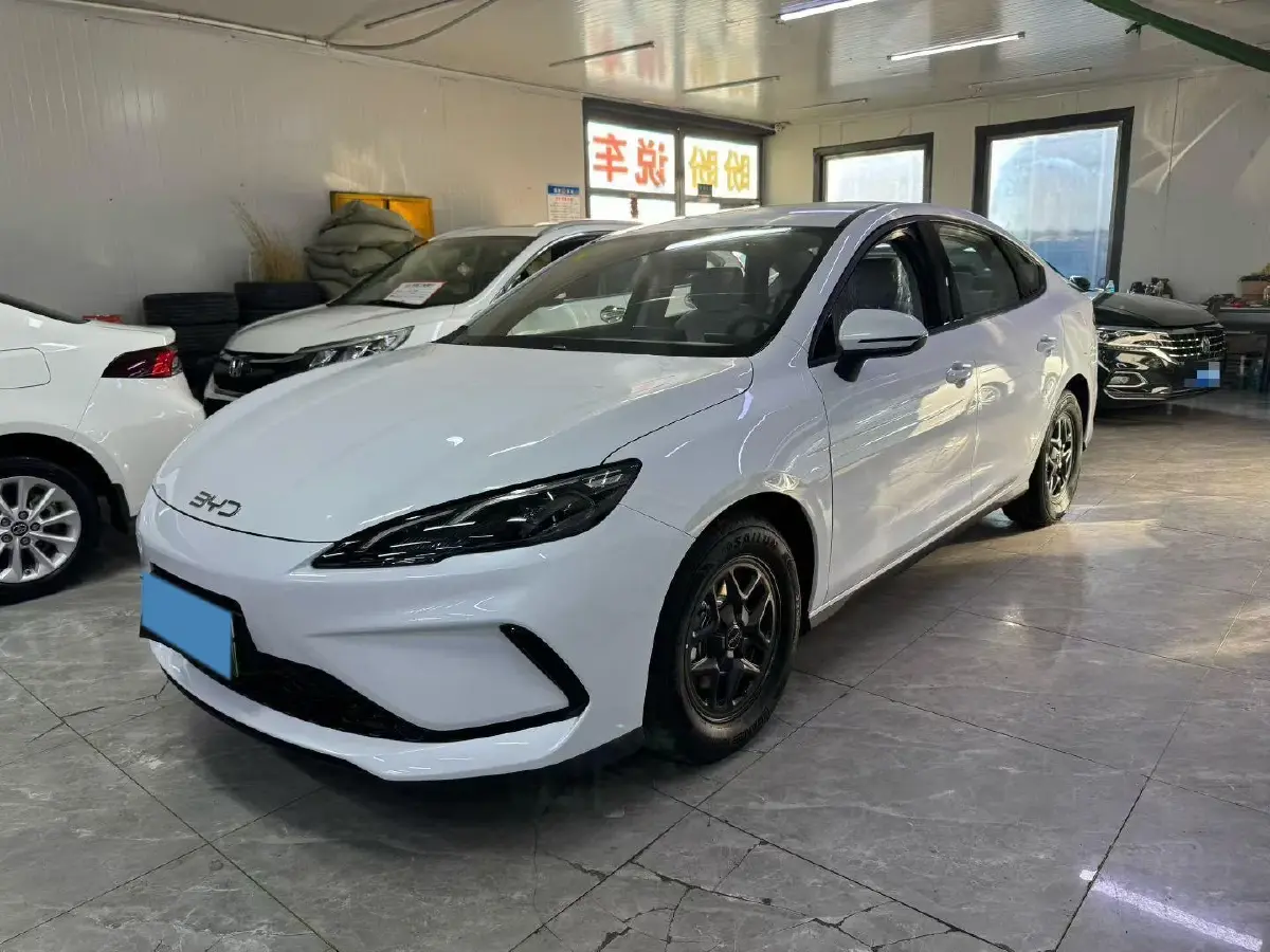 2025 BYD Seal05 DM-i 1.5L 101HP L4 E-CVT PHEV 7.68KWH