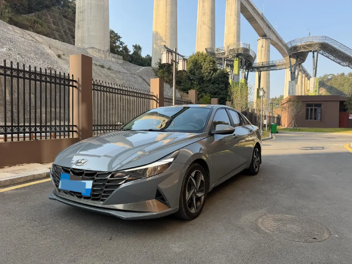 2021 Hyundai Elantra 1.5L 115HP L4 CVT