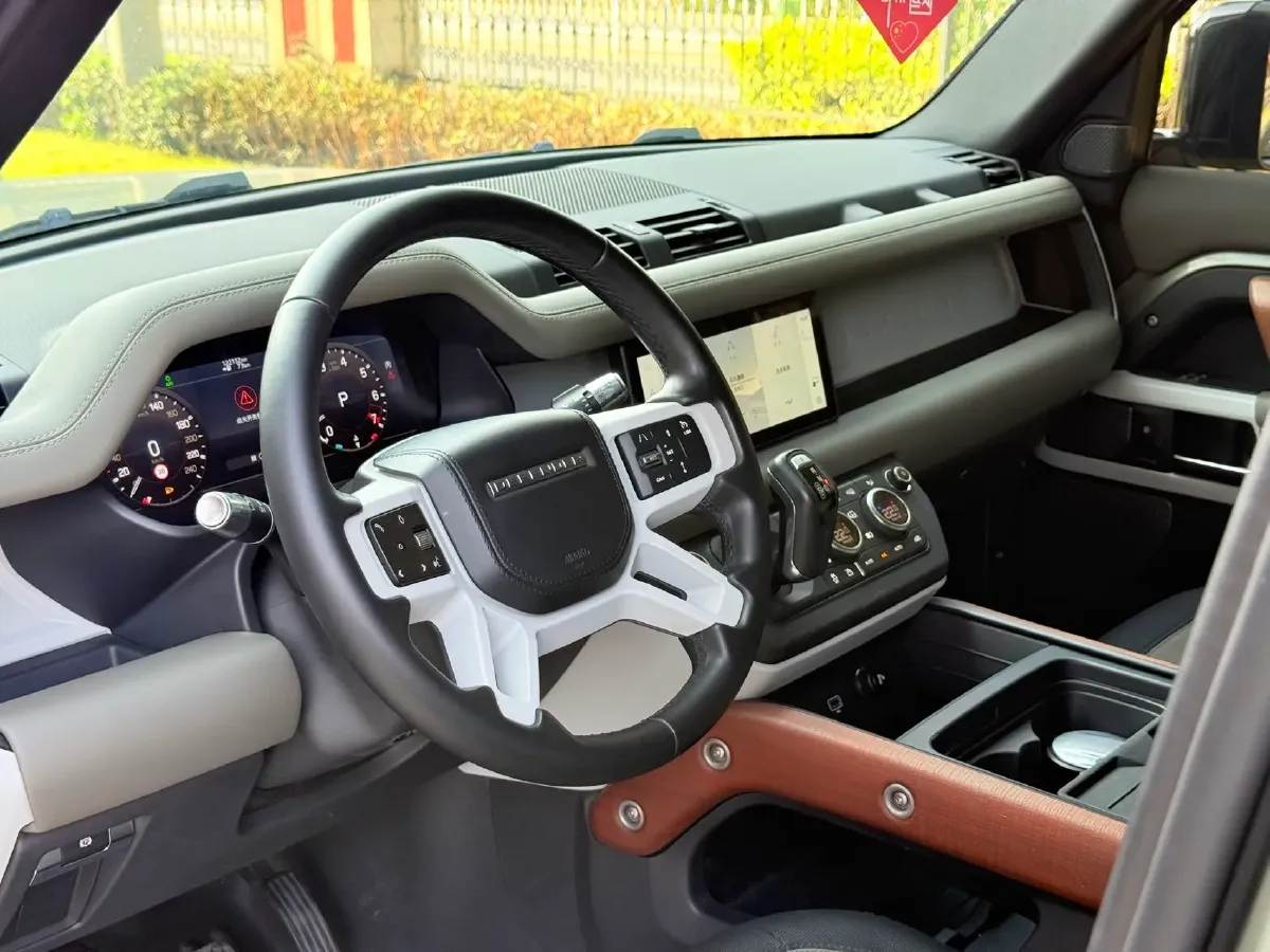 2021 Land Rover Defender 3.0T 400HP L6 8AT,autocango,china used car exporter,china ev exporter,chinese used car exporter,chinese used ev exporter