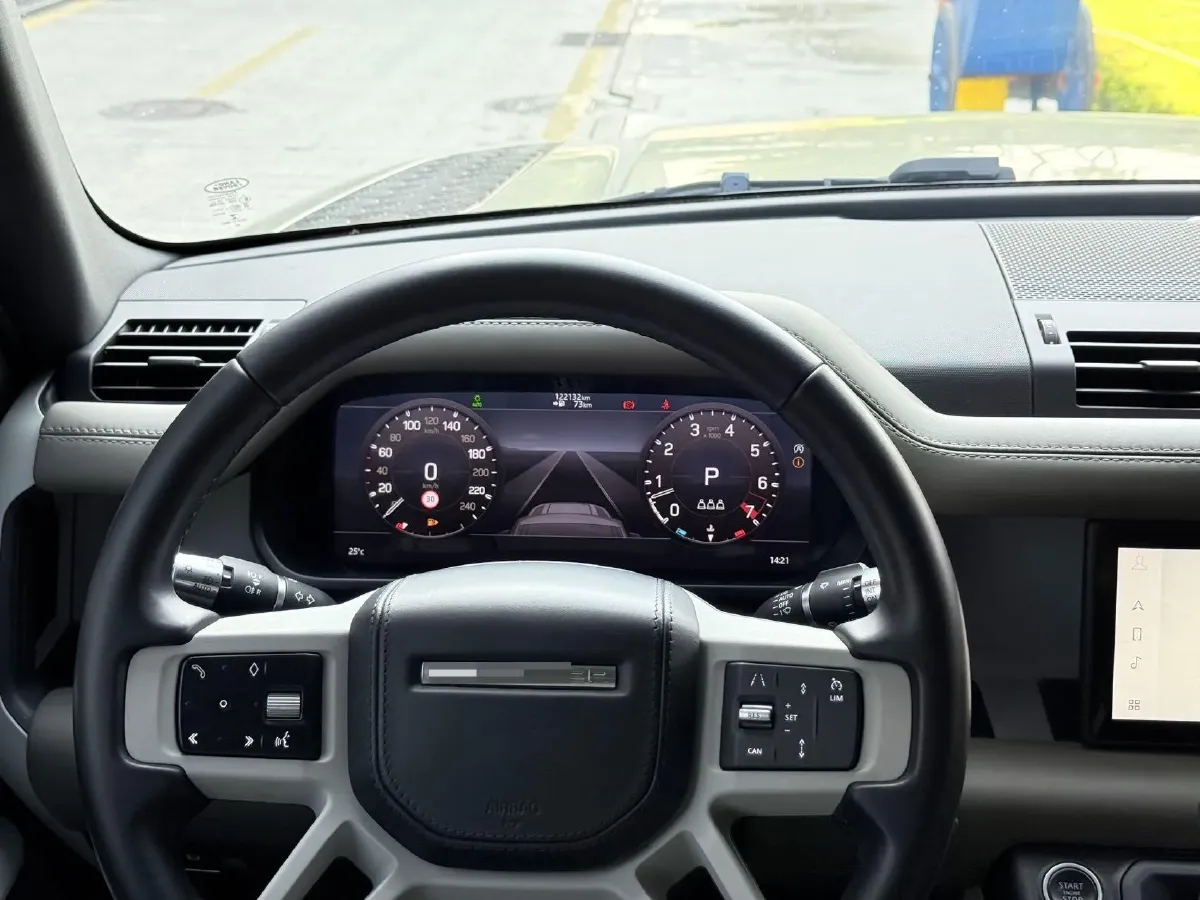 2021 Land Rover Defender 3.0T 400HP L6 8AT,autocango,china used car exporter,china ev exporter,chinese used car exporter,chinese used ev exporter